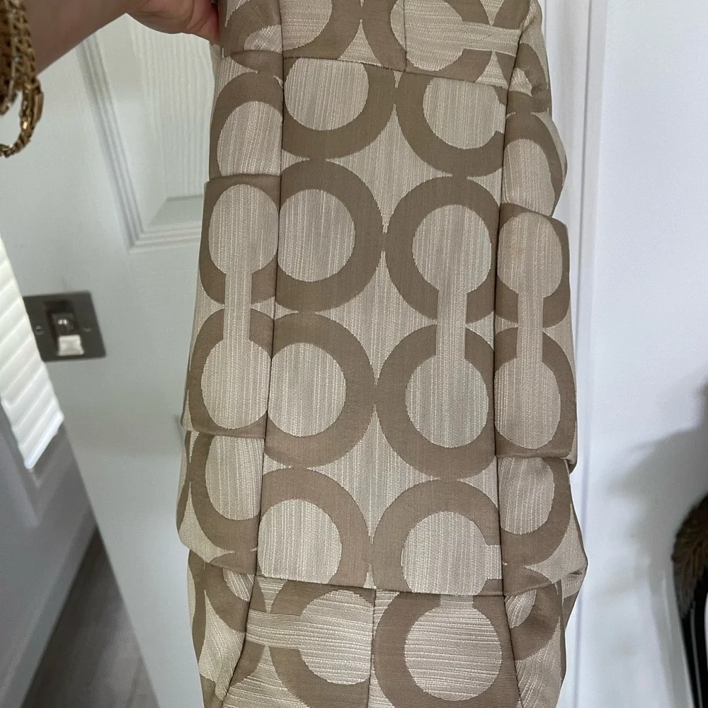 Coach canvas shoulder and hand bag - Picture 7 of 10